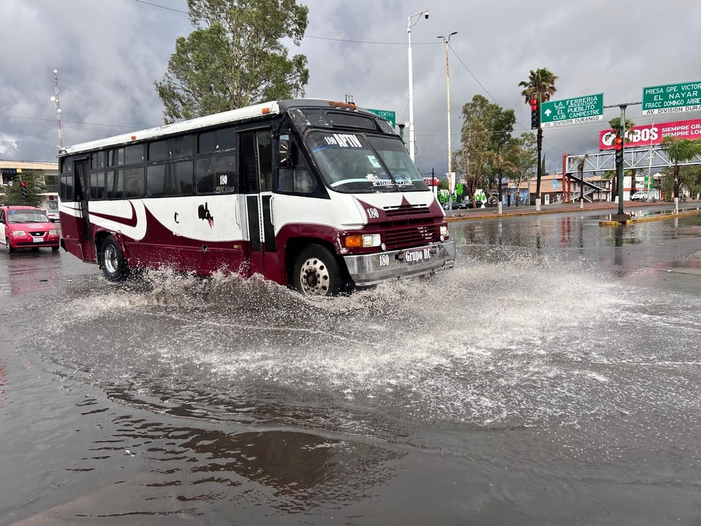 Estación. Con la llegada del verano, prácticamente la gente lo asocia con vacaciones y sobre todo con la playa, pero también es una estación de mucha lluvia.