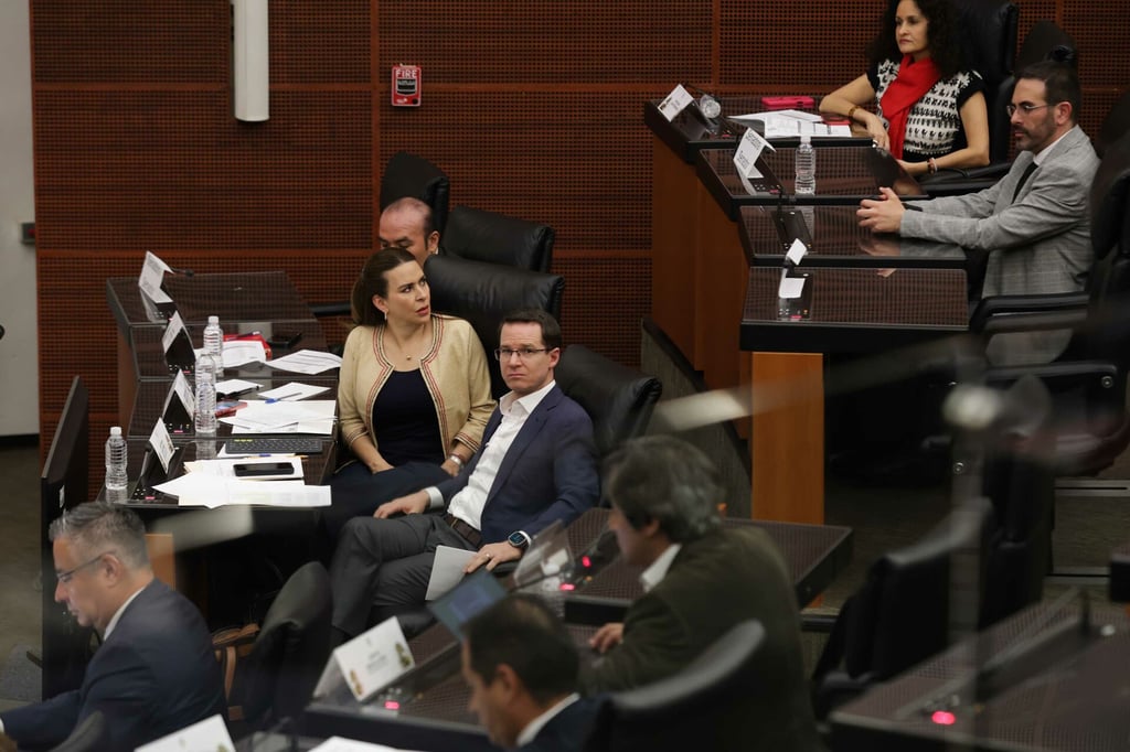 Cuestionan origen de Ley de Telecom