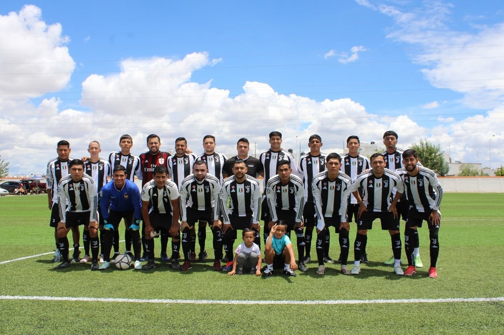 Monarcas. Instalaciones Eléctricas se coronaron en la Liga de Futbol Universitario Benito Juárez,
