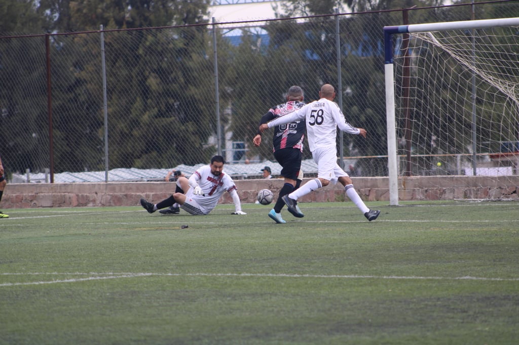 Contundente. El equipo de Lobazos Palenque Ciprés Romero avanzó con goleada a las semifinales.