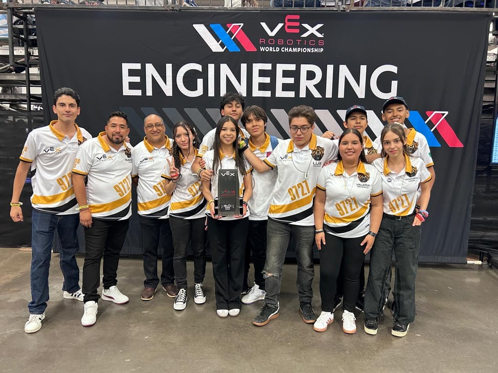 Distinción.  El Mundial de Robótica fue celebrado en el Centro de Convenciones Kay Bailey Hutchison de Dallas, Texas. Después de ganar varios trofeos y coronarse campeones en Ciudad Juárez, Chihuahua, obtuvieron el pase directo a dicho mundial.