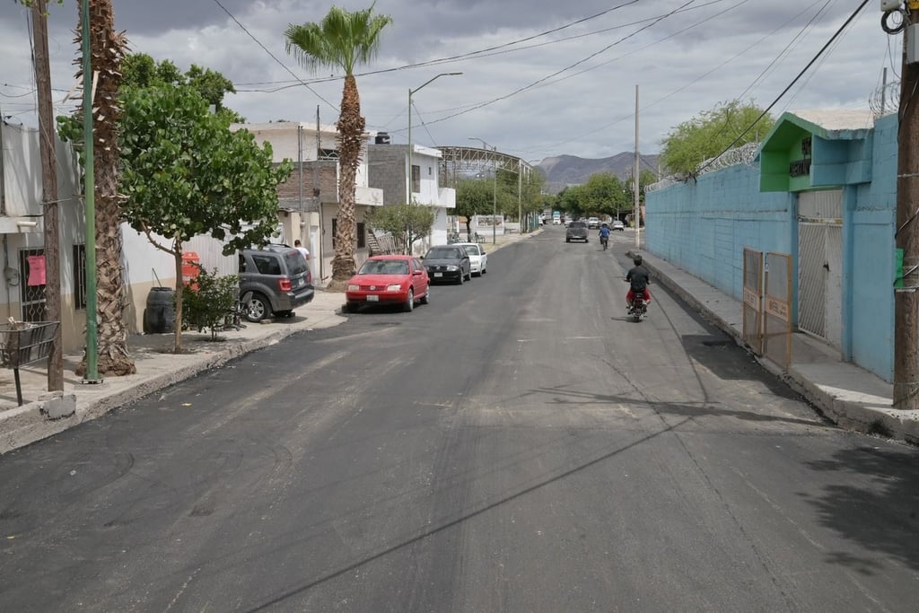 Detalles. La obra consistió en la reconstrucción de la base hidráulica y la aplicación de carpeta asfáltica sobre una superficie de 9,696 metros cuadrados.