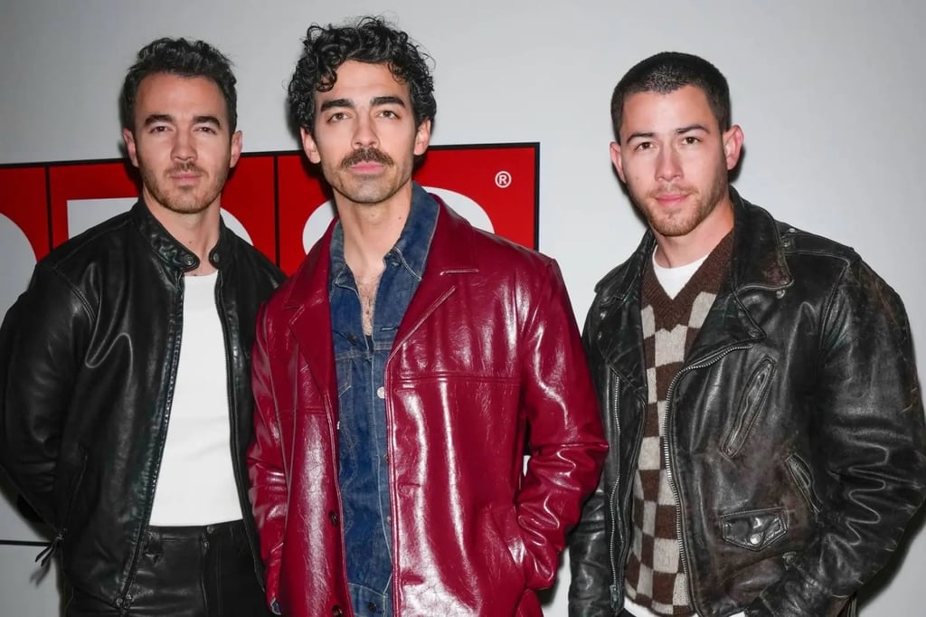 Gira. El tema llega de la mano de su nuevo tour 'JONAS20: Greetings From Your Hometown 2025'.