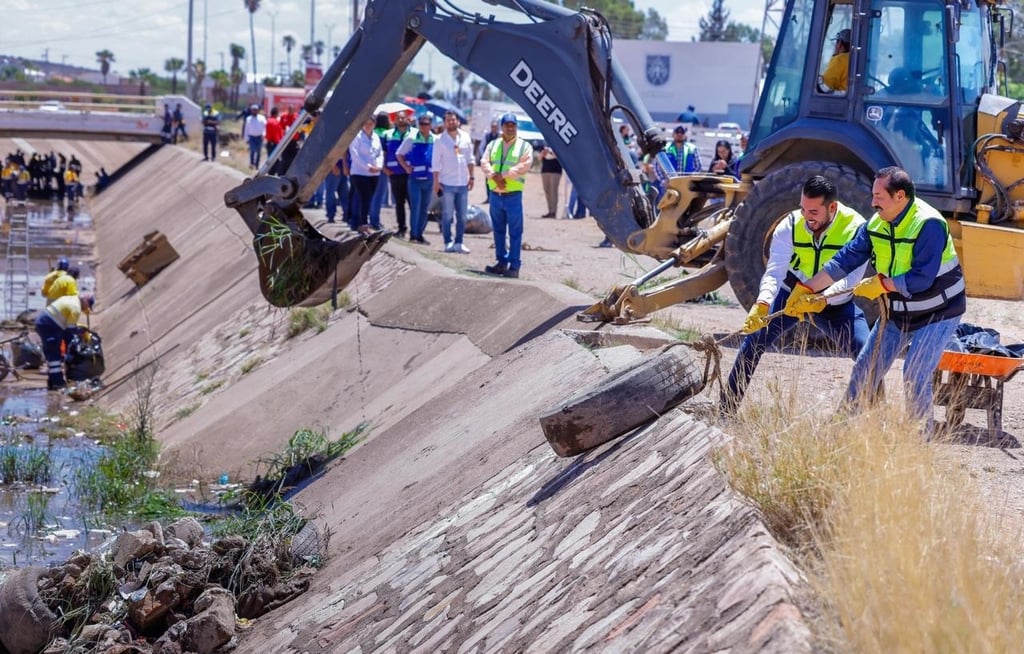 Tiempo. El dispositivo de limpieza lleva dos semanas en proceso, lapso en el que se han retirado 800 toneladas de basura de grandes dimensiones.