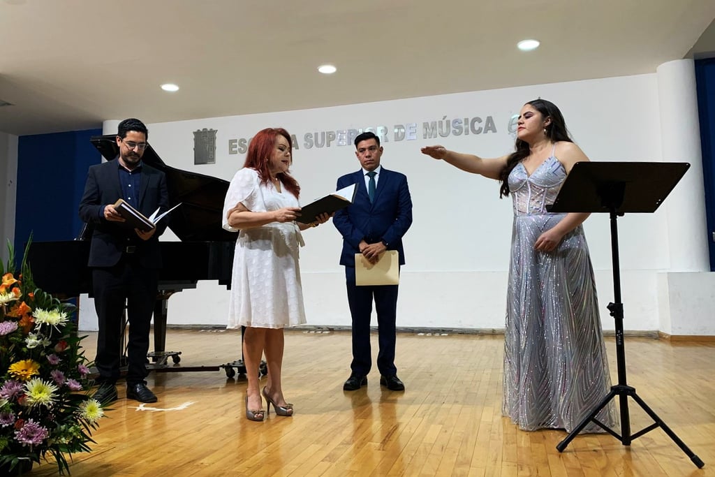 Gabriela Ochoa es la primera persona ciega en egresar de la Escuela Superior de Música