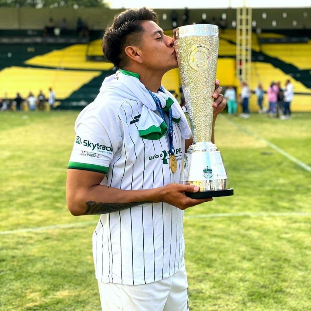 En casa. Carlos Siqueiros estará en una nueva etapa en el equipo Alacranes de Durango.