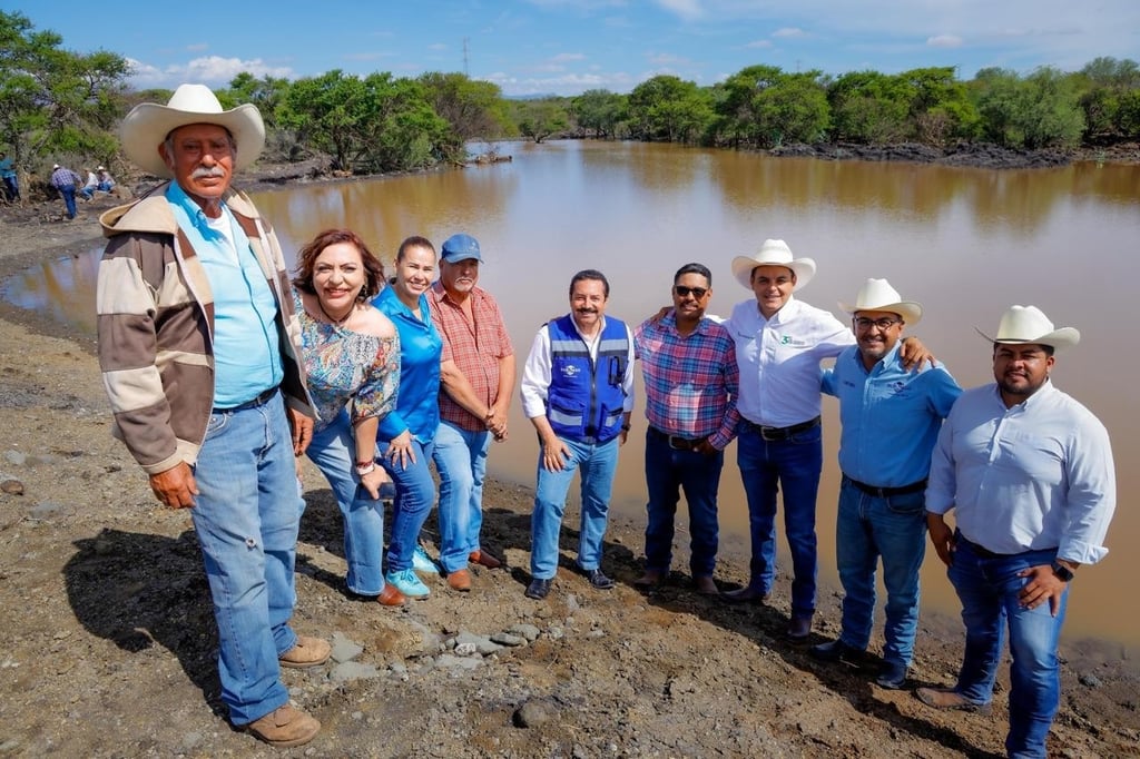 Utilidad. El presidente municipal Bonifacio Herrera destacó que esta obra forma parte de un proyecto mayor que contempla 70 bordos en todo el municipio.