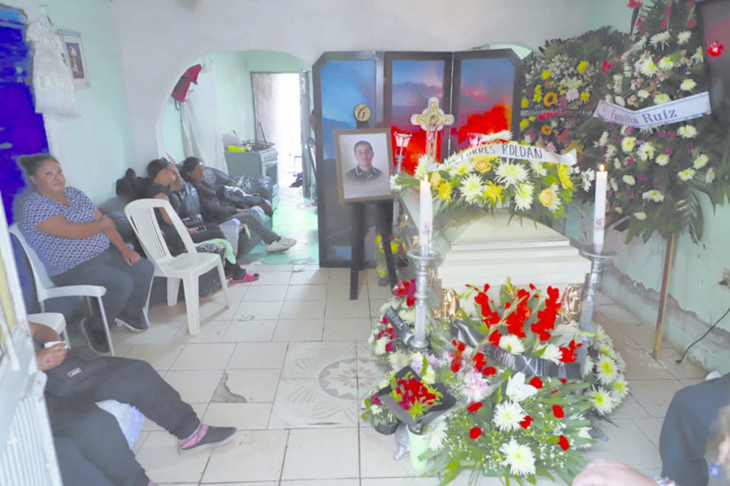 La muerte del joven en un accidente ocurrido el martes conmocionó a la sociedad duranguense.  