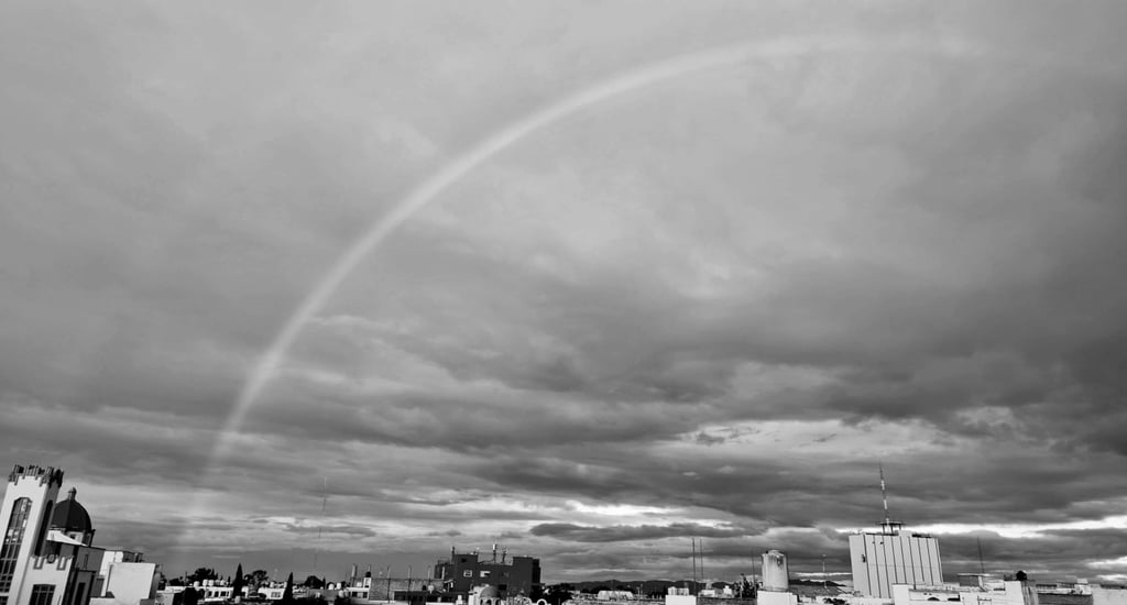 Clima. Todos estos días se mantendrá la probabilidad de lluvias y de estas postales: el arcoíris en el cielo duranguense.