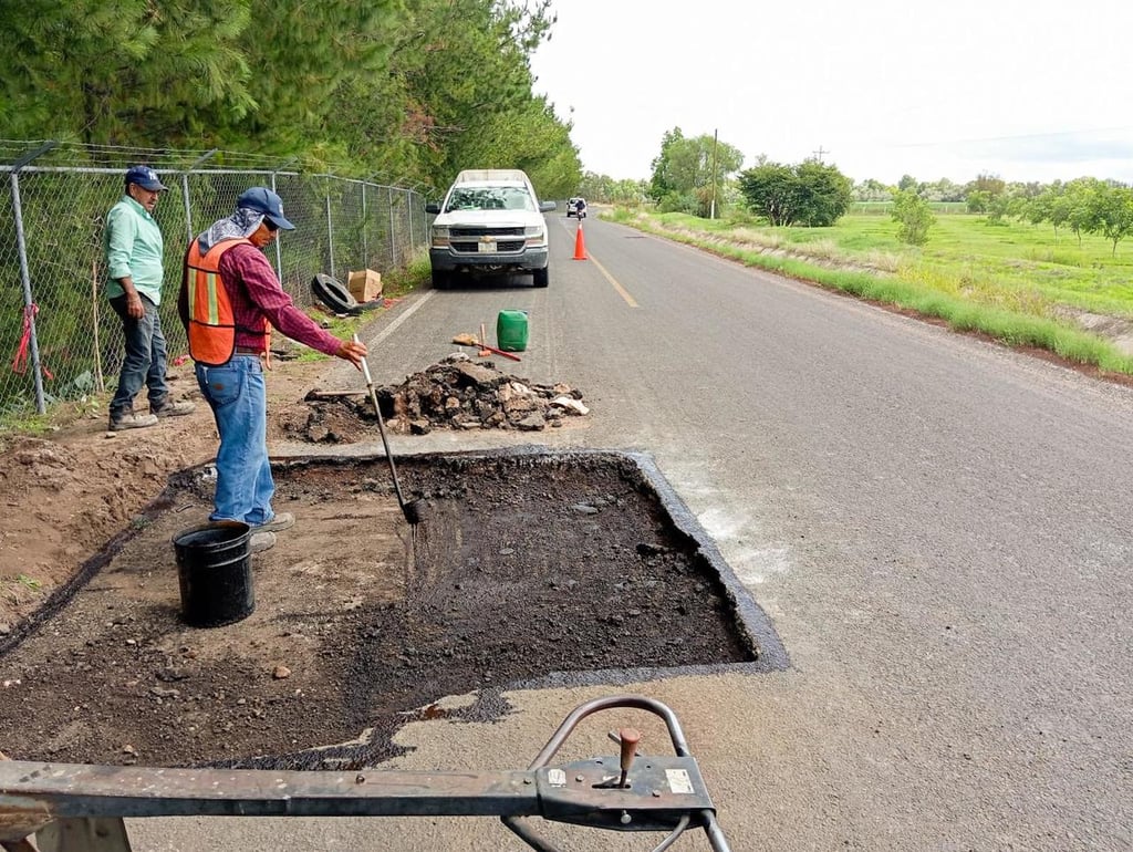Atención. Ante las peticiones ciudadanas, el personal de Secope acudió al lugar y reparó el bache de gran tamaño.