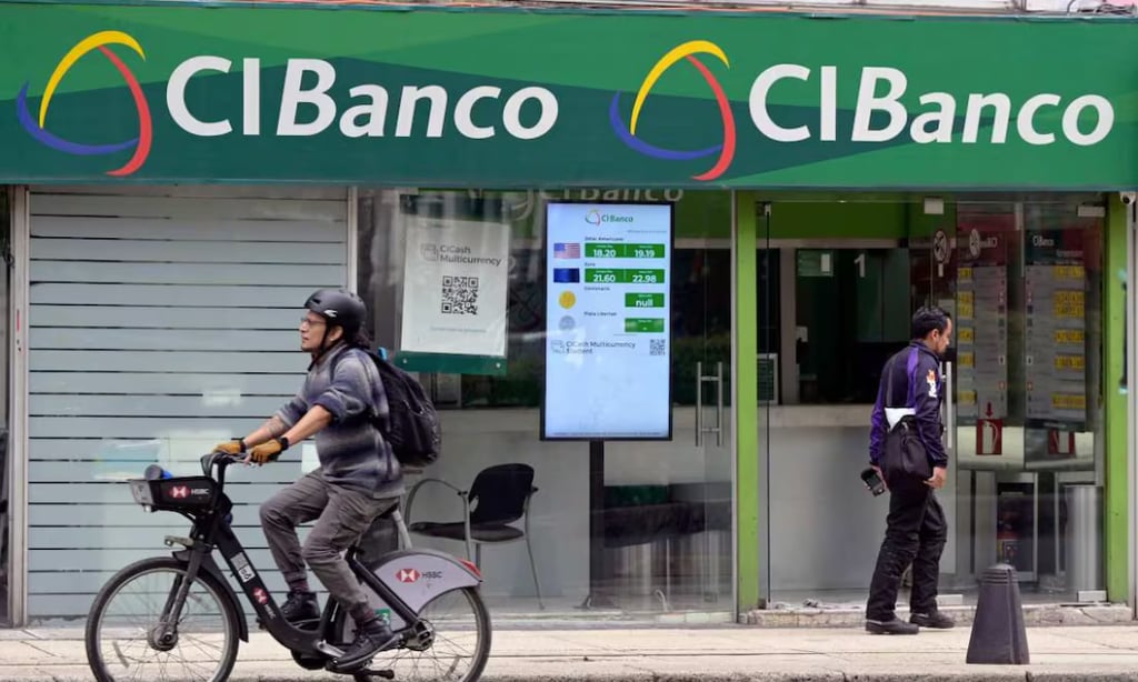 Detectan fugas de capital en bancos