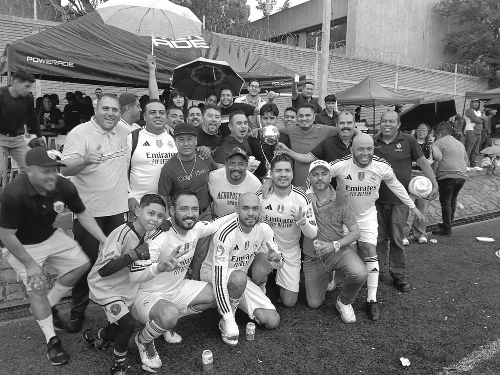 Monarcas. Palenque Ciprés Romero Lobazos conquistó el título de la Liga Durango de Futbol para Veteranos.