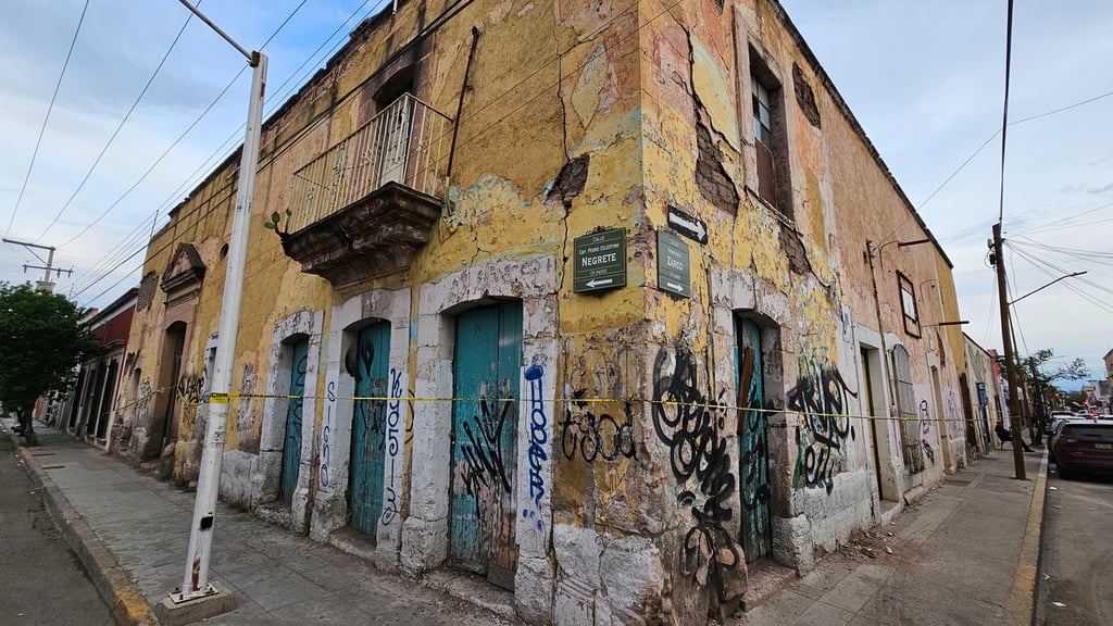 Peligro. Las lluvias provocan riesgo en algunos inmuebles porque se reblandece la estructura y puede provocar un derrumbe; al menos unos 60 se encuentran en riesgo medio y unos 15 en alto.