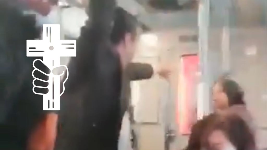 Captan presunto exorcismo en el Metro en México: 'En el nombre de Jesús te vas de ese cuerpo' | VIDEO