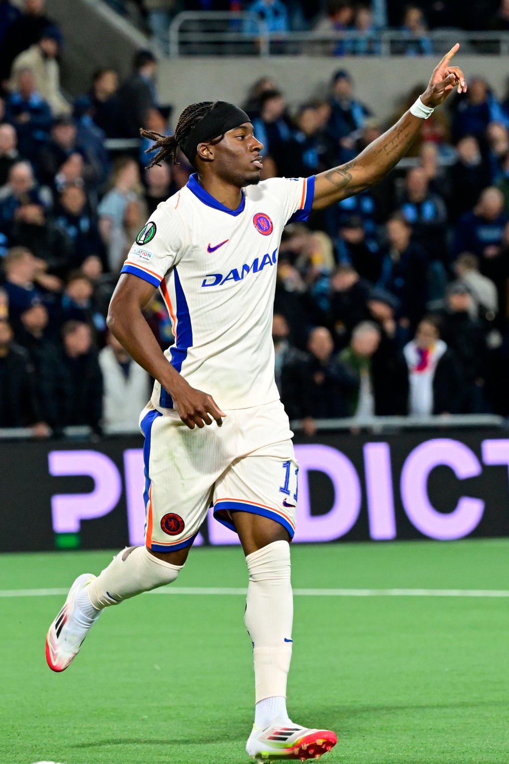 Firma. Madueke podría resultar en una apuesta segura para la saga ofensiva de los Gunners.