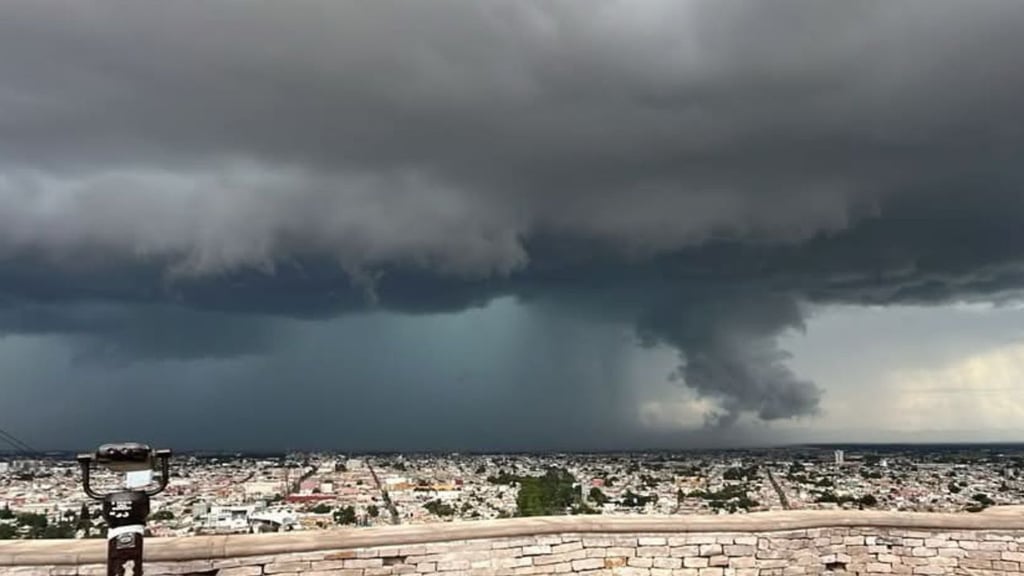 Tromba azota a Durango