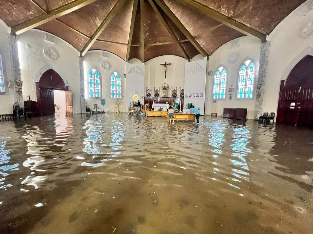 Inundado. La parroquia de Nuestra Señora de Talpa está ubicada en la calle Cuale, de la colonia Jalisco, donde se registró una acumulación de agua considerable.