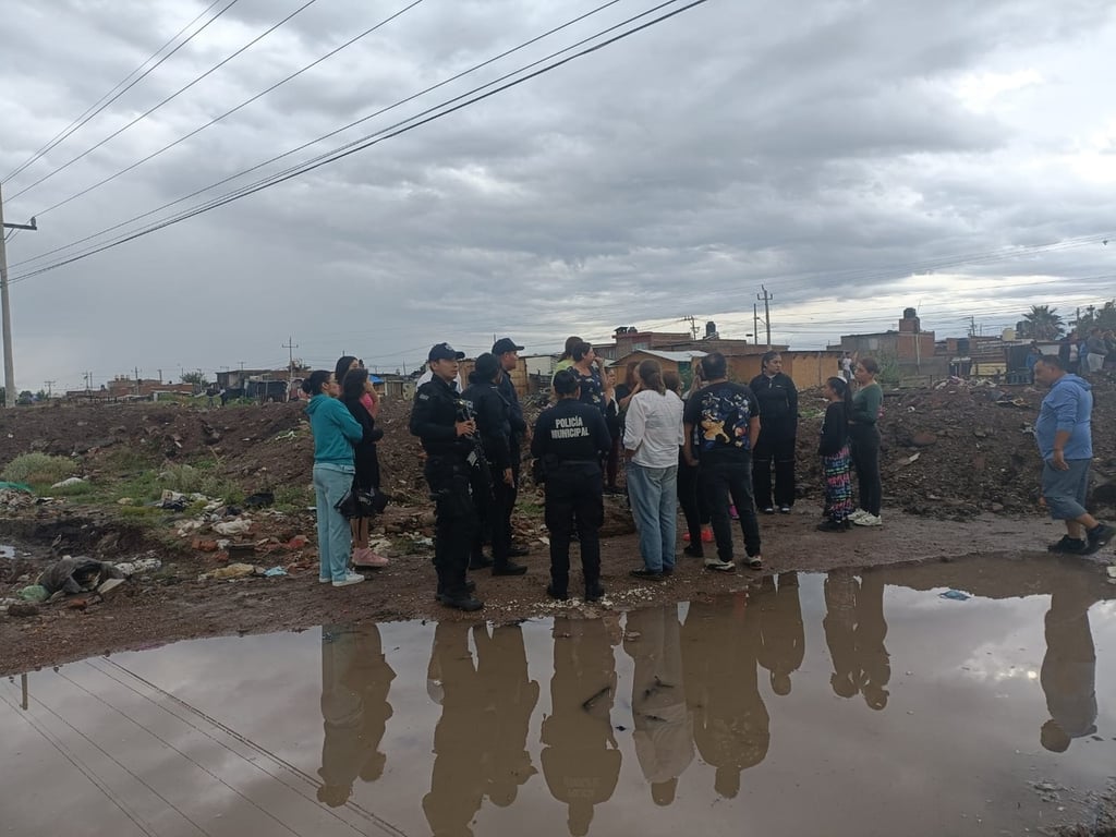 Temen. Vecinos de los fraccionamientos San José, San Juan y Paso Real señalan amenazas directas de las personas invasoras.