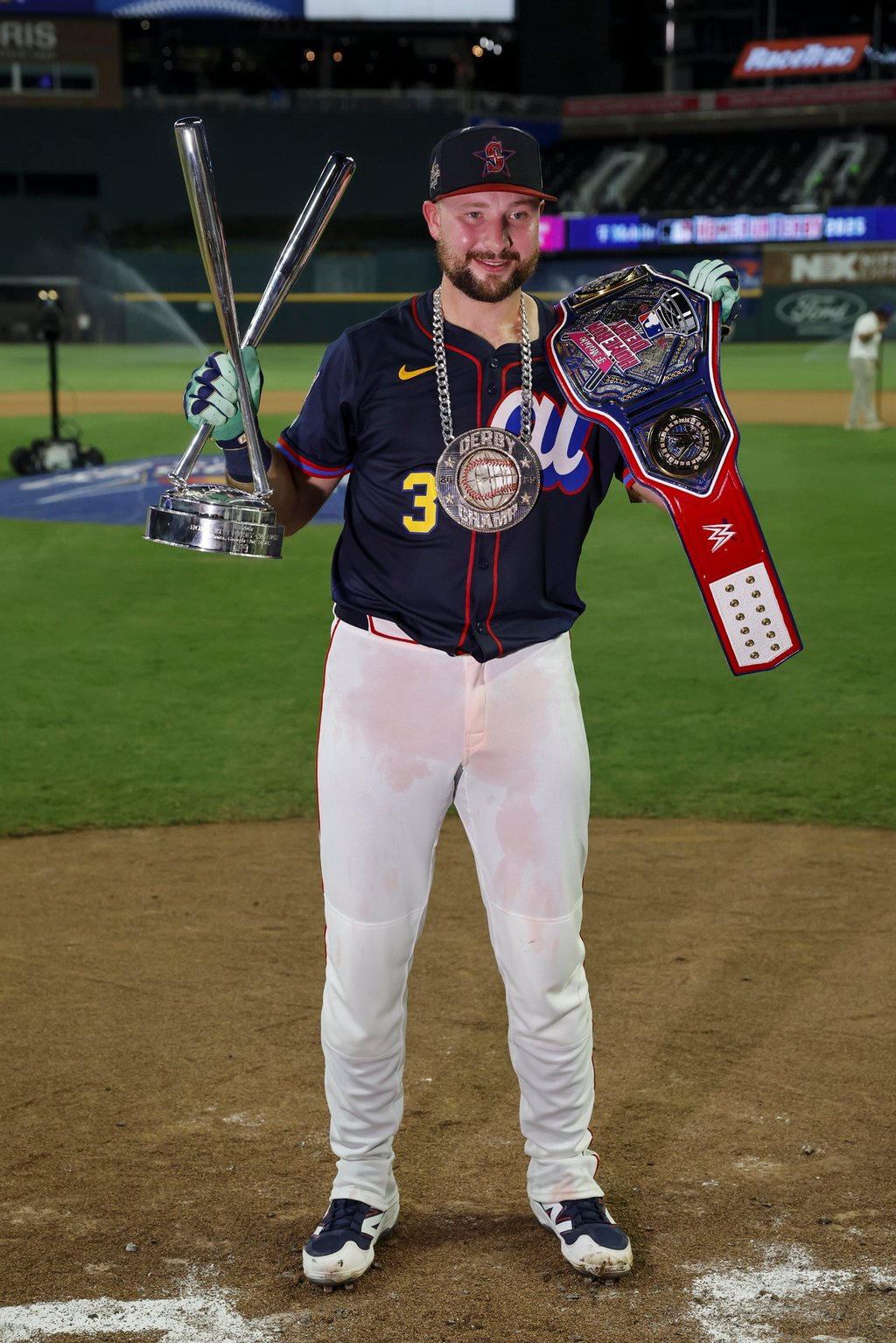 Dato. El catcher de Seattle se alzó como el ganador de la noche en Atlanta, al vencer en la final al tercera base de los Rays de Tampa Bay, el toletero dominicano Junior Caminero.