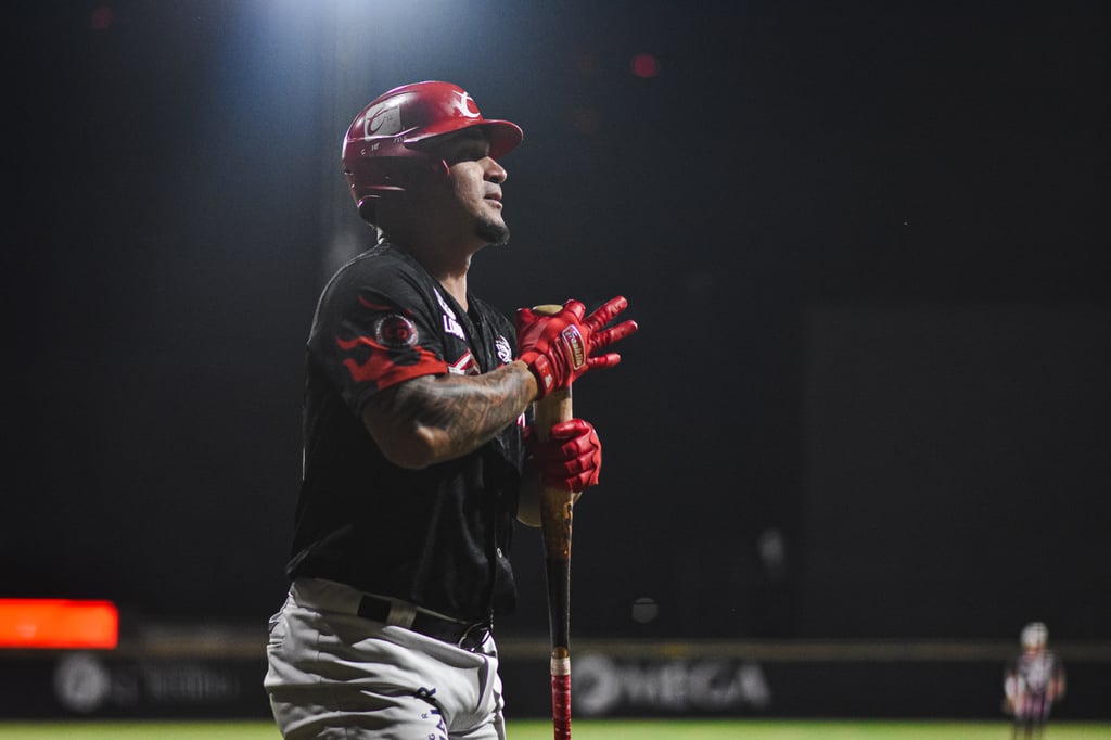 Forma. Los hombres de Caliente consiguieron su sexta victoria consecutiva por 4 carreras a 9 frente al siempre poderoso equipo de Unión Laguna, a quien superan en la serie por 2 juegos a 0.