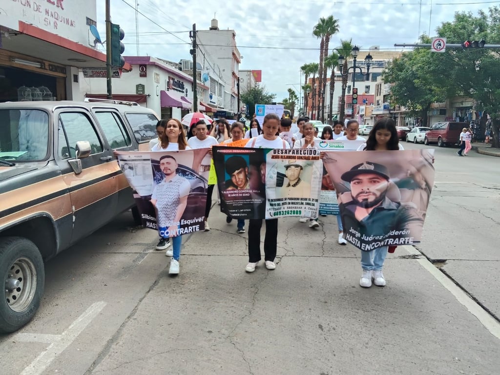 Alzan la voz. Porque siguen esperando a sus familiares desaparecidos y no van a parar hasta encontrarlos, esperan también que las autoridades y sociedad se solidaricen y puedan contribuir a la búsqueda para que regresen con bien.