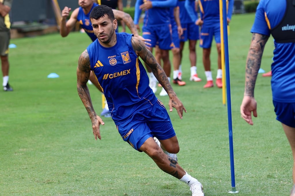 Llegada. Esta jornada se verá marcada por el debut de Ángel Correa, campeón del mundo, con la casaca de los universitarios.