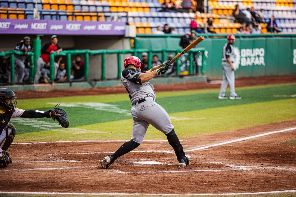 Caliente de Durango empata con un jonrón 'de maravilla' ante Dorados