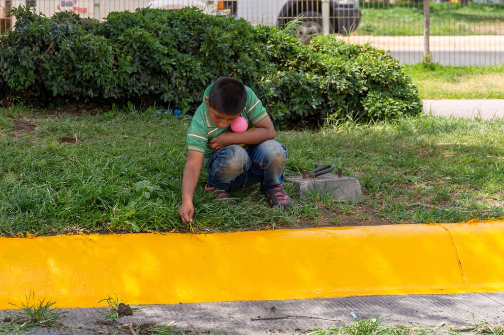 En vacaciones se incrementan los niñas y niños realizando actividad económica en vía pública.