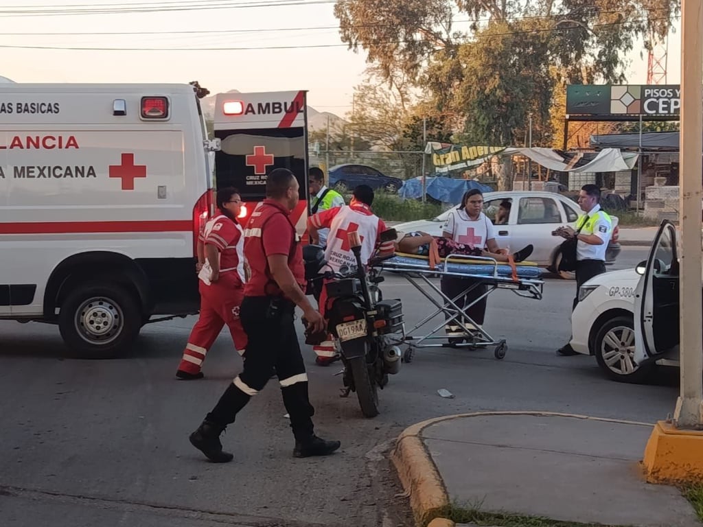 Hecho. La mujer sufrió graves lesiones; fue trasladada al Hospital General de Gómez Palacio.