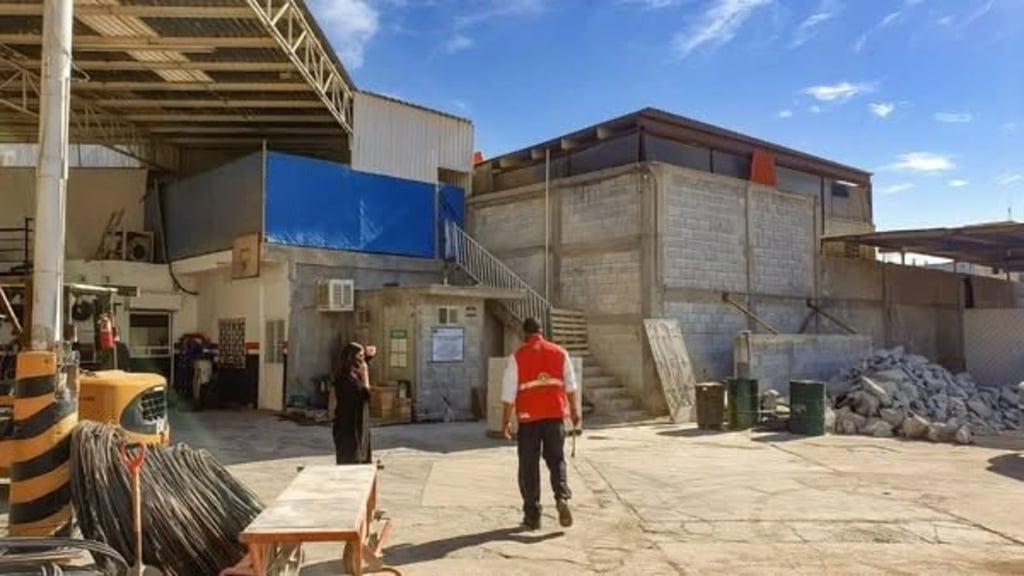 Renglones. Se supervisan aspectos como tomas de gas natural, instalaciones eléctricas, vigencia de extintores, rutas de evacuación y otros elementos.