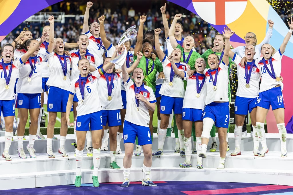 Monarcas. La selección de Inglaterra se impuso a la de España en la final de la Eurocopa femenina en los penaltis (3-1), tras el 1-1 durante los 120 minutos.