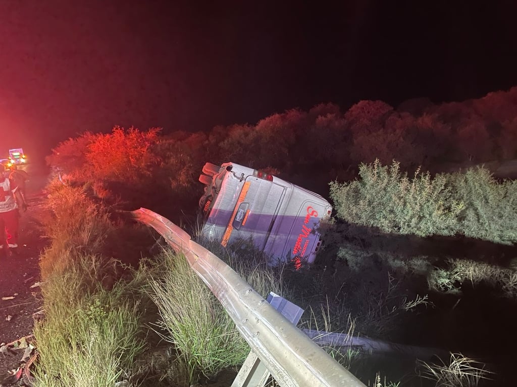Accidente. Un choque frontal entre un autobús y una camioneta dejó como saldo una persona sin vida y tres lesionados atendidos en hospitales de Durango.