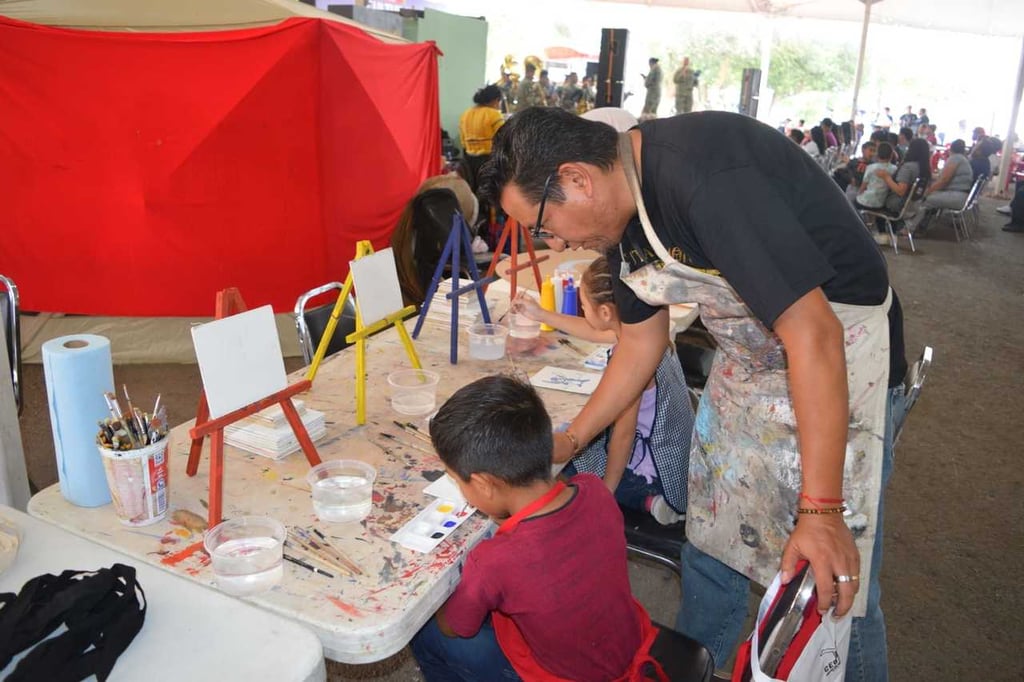 Objetivo. Estos talleres forman parte de las actividades culturales que cada año se realizan en las instalaciones de la feria de Durango.