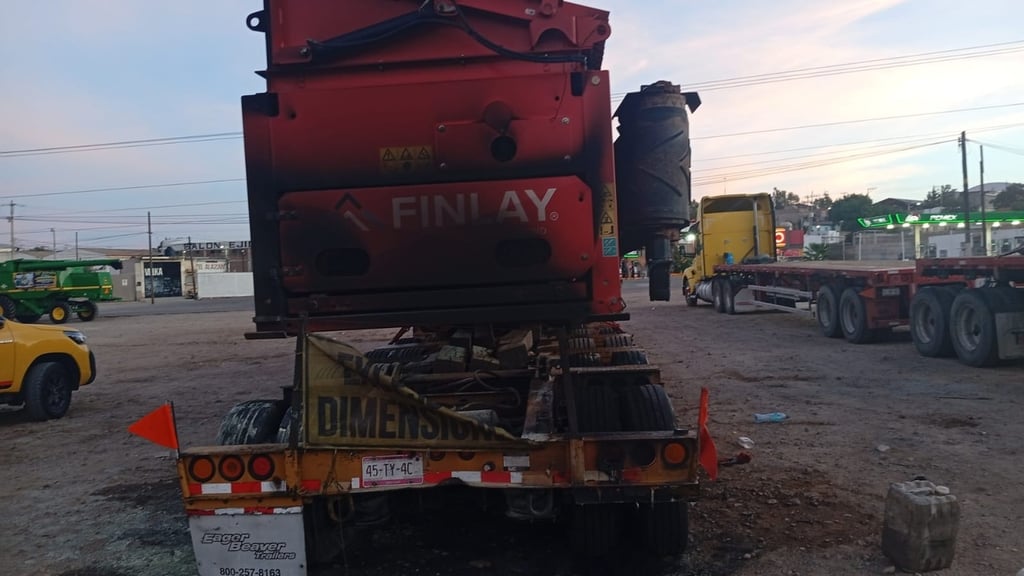 A un camión de empresa duranguense le prendieron fuego en Sombrerete, Zacatecas; el siniestro controlado de inmediato