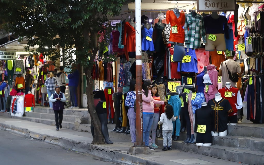 Empleos. En el sector privado y en las empresas paraestatales laboraban 351 mil 860 personas.