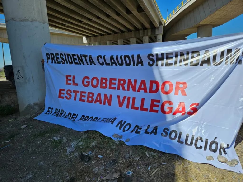 Dato. Según relatan los transportistas, desde noviembre de 2024 han solicitado una audiencia con la presidenta Claudia Sheinbaum, pero hasta ahora no han recibido respuesta. Acusan que se les impone el pago de cuotas para poder seguir trabajando en la región.