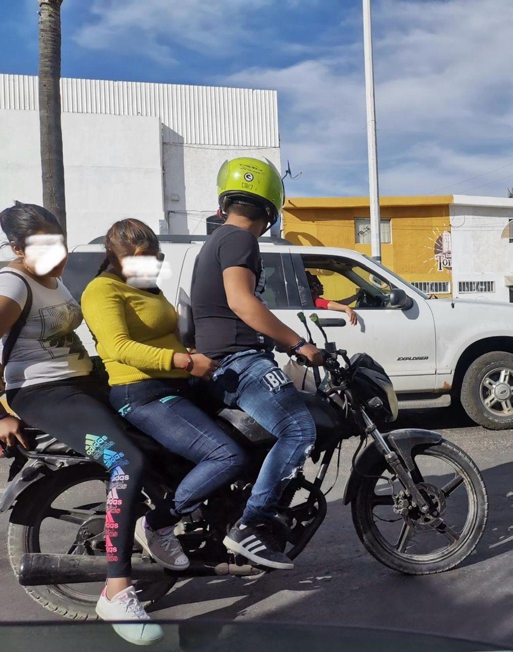 Condiciones. Aunque hay reglamentos municipales que regulan el uso de motocicletas, resultan parciales, ignorados por la ciudadanía y carentes de fuerza legal.