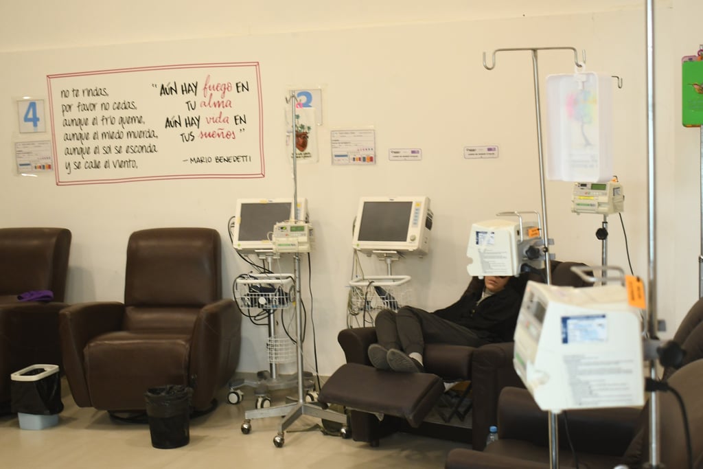 Daños. Es común que las úlceras aparezcan en la lengua, el interior de las mejillas, los labios y el paladar blando.