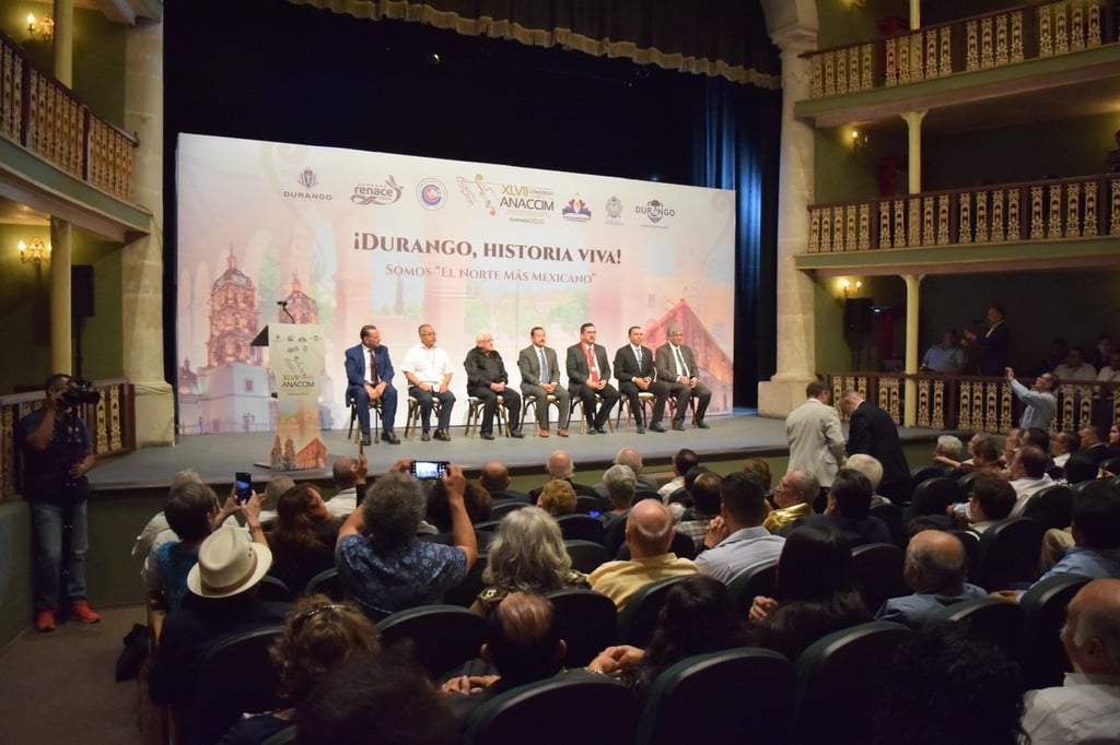 Inicio. La inauguración oficial se llevó a cabo en el Teatro Victoria, donde se reunieron especialistas en historia, cultura y narrativa regional.