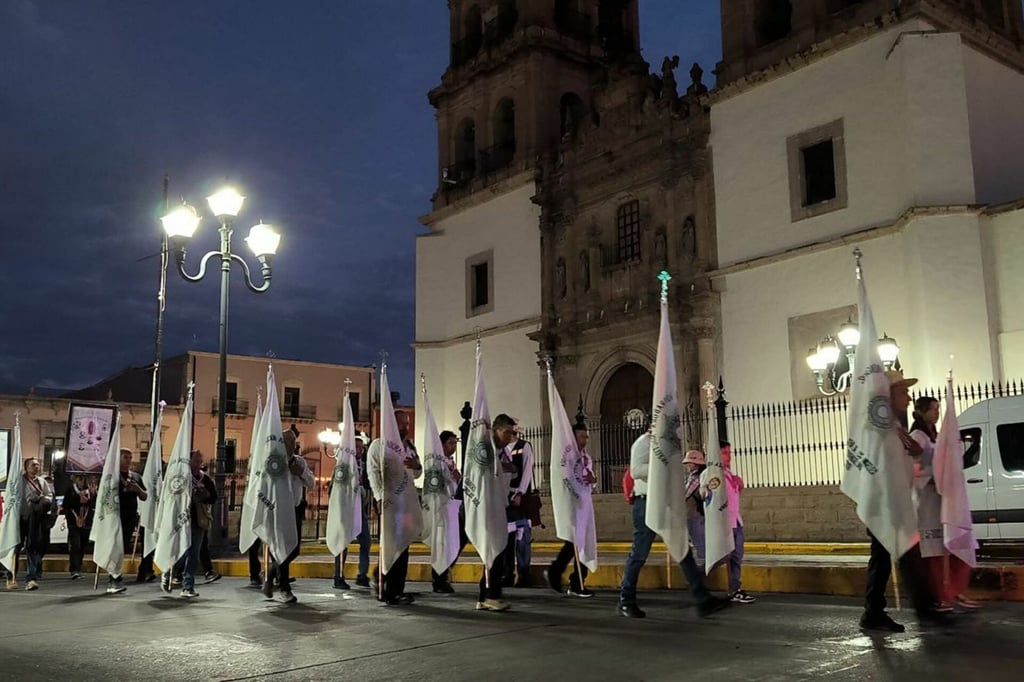 Avanzan contingentes de duranguenses que participan en peregrinación de seis días, a Zacatecas
