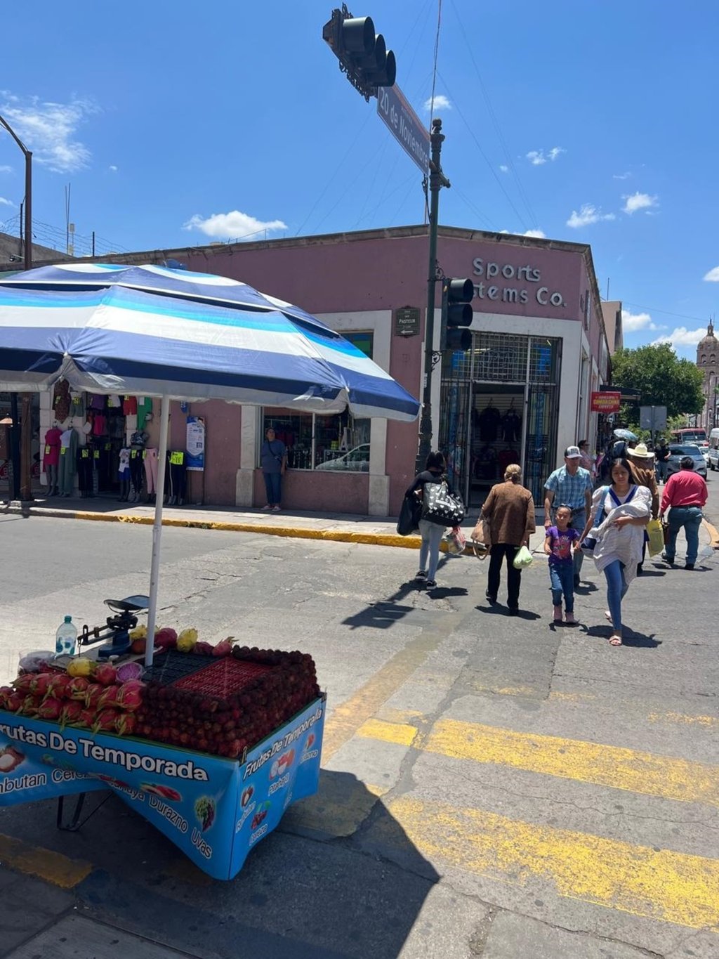 Exhortos. Previo a la entrega de actas de inspección, se les había pedido que se retiraran de la vía pública.