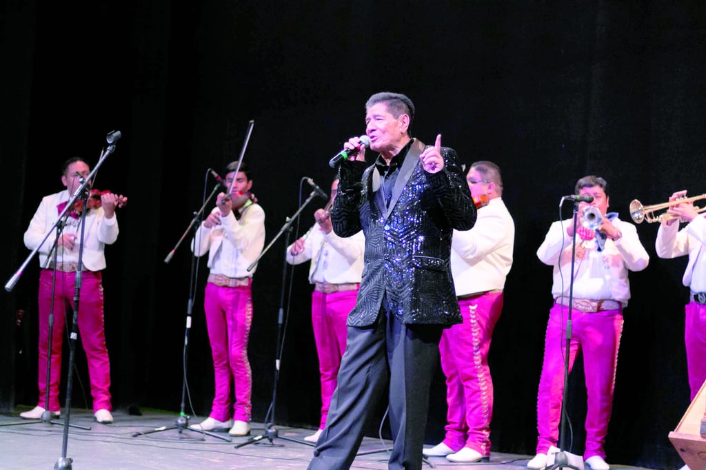 Talento. Canciones como 'Te he prometido', 'Mary es mi amor' y 'Cómo te extraño mi amor' serán interpretadas con la voz inconfundible de Genaro, acompañado por el Grupo BB Music.