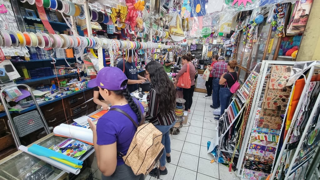 Precios. Hasta ahora no se han incrementado los precios en las papelerías locales.