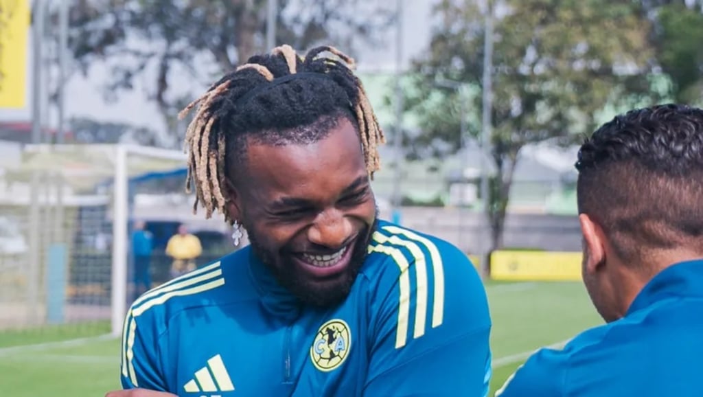 Llegada. Saint-Maximin arribó el pasado viernes a la Ciudad de México en medio de un apoteósico recibimiento de parte de la afición azulcrema.