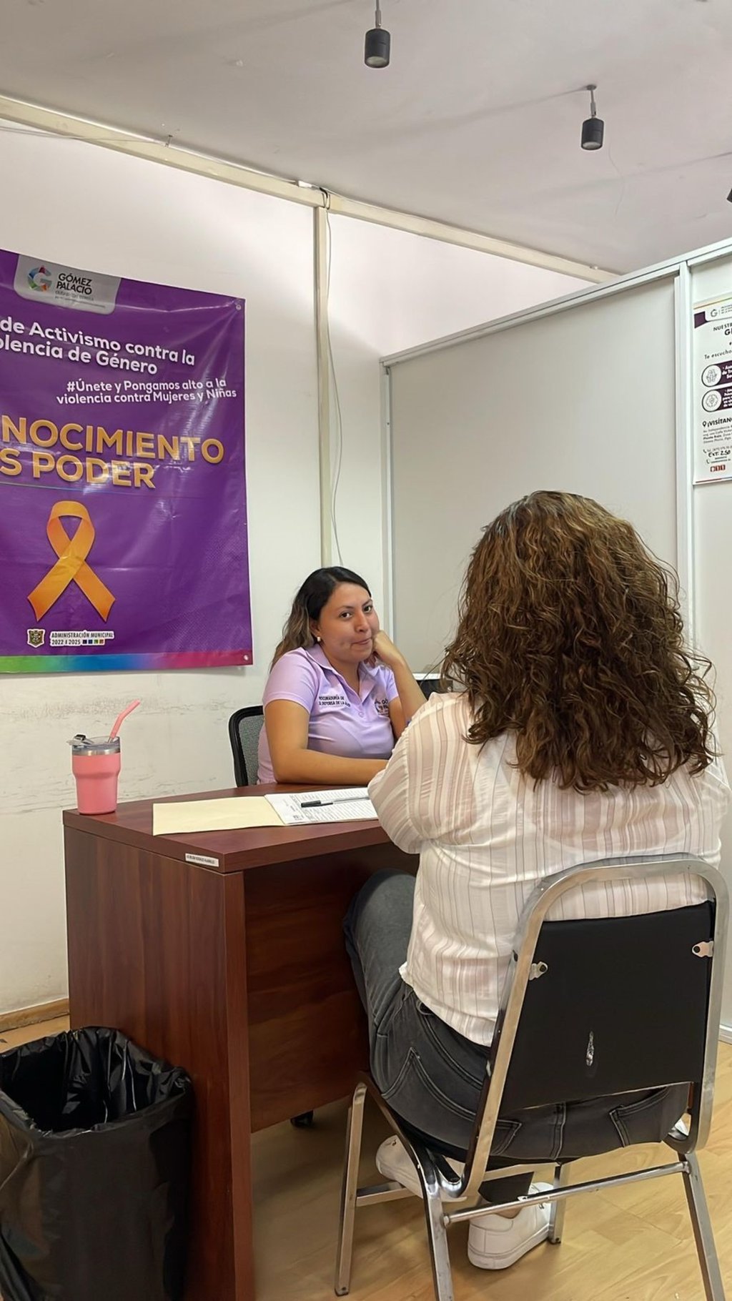 Ubicación. La atención se brinda en las oficinas ubicadas en calle Independencia número 326, esquina con avenida Victoria, planta baja, Zona Centro.