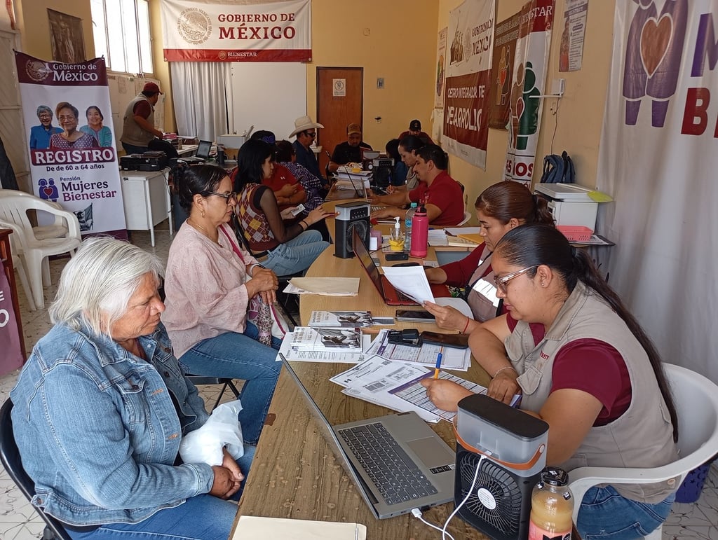 Municipios. Los primeros días de registro los módulos de atención en los Centro Integradores estuvieron con gran demanda.