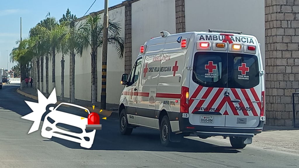 Joven es trasladada a hospital de Durango tras sufrir una volcadura en la Durango–Parral