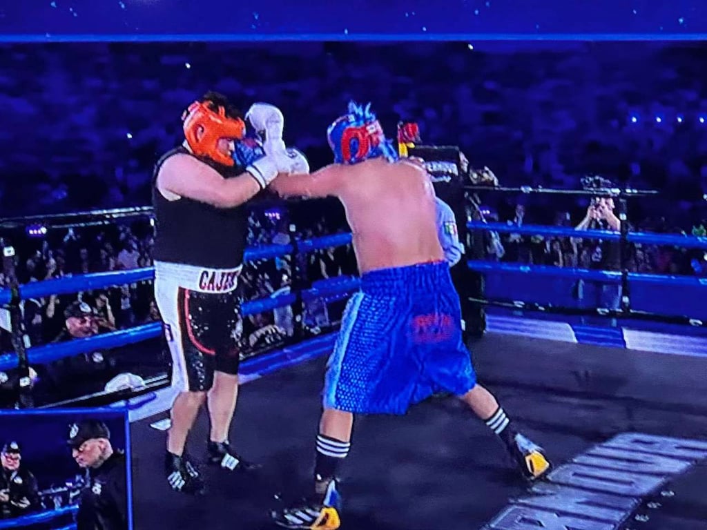 Batalla. Franco Escamilla y el Escorpión Dorado pelearon a cuatro rounds.