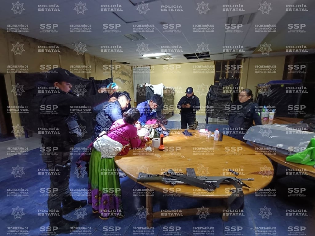 Caso. Elementos de la Policía Estatal salvaron a una niña a la que le picó un alacrán.