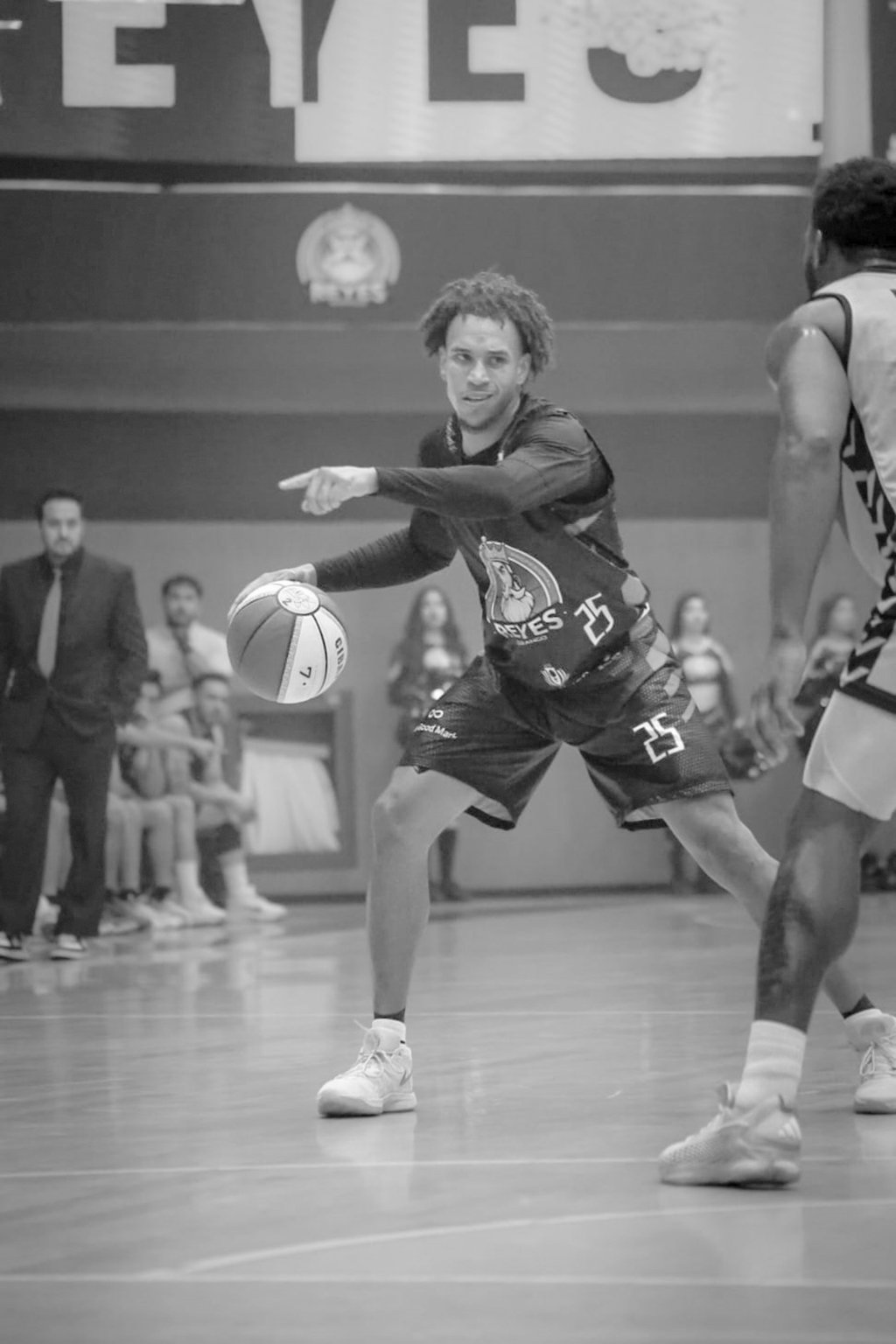 Igualado. Con este resultado, Reyes logra su primera victoria en la temporada y mantiene vivo el ánimo de su afición, que hizo vibrar el Castillo en una noche cargada de memoria y baloncesto.